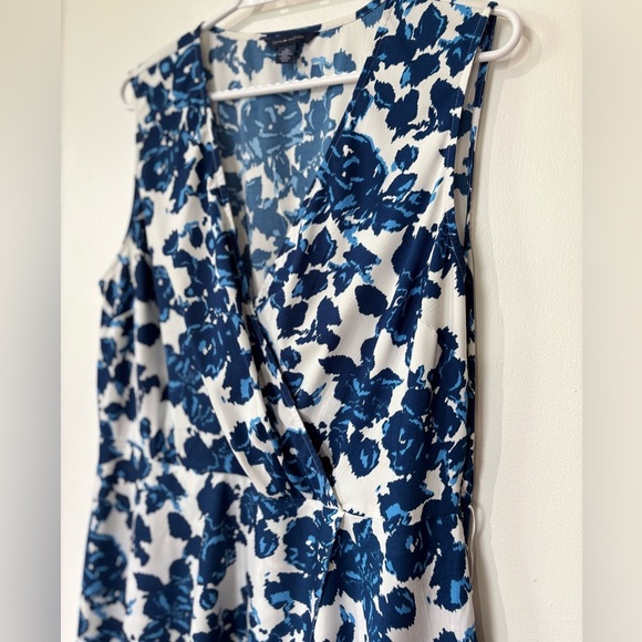 ✨Tommy Hilfiger Navy & White Floral Fit & Flare Dress - Size 16 - Picture 3 of 7